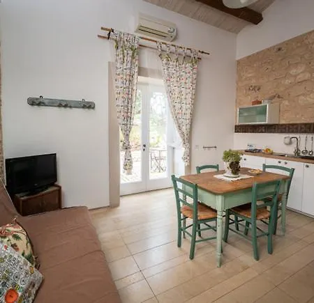 Dimore Del Valentino בית חווה