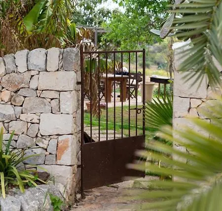 Dimore Del Valentino Farm stay Sampieri